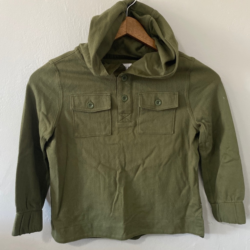 Boys GAP olive long sleeve Henley shirt with hood and pockets size SMALL (6-7)